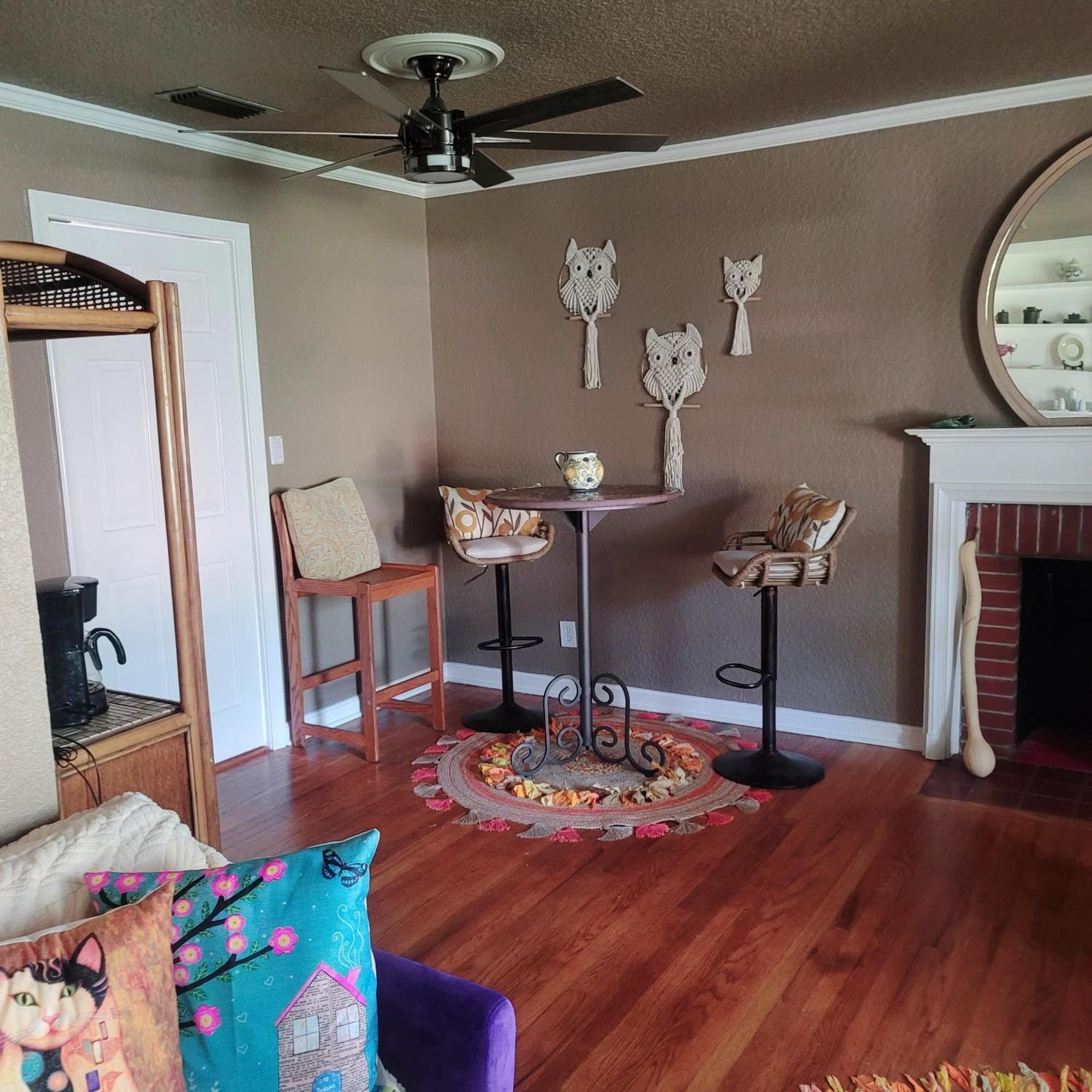 Beach Go-Boho Private Room & Coffee - Tea! Free 브런즈윅 외부 사진